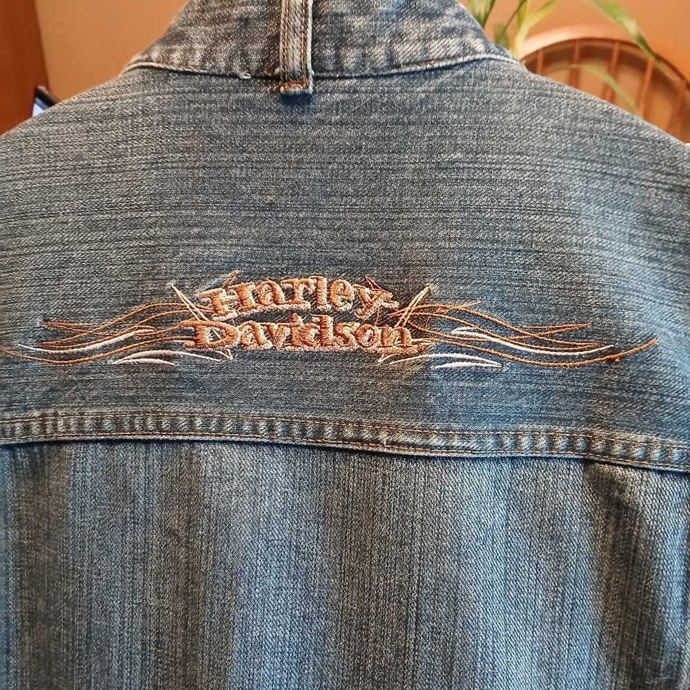 Harley Davidson Jean Jacket Woman’s (snaps) XL